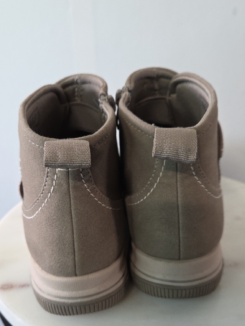 Clarks Women's Taupe Slip-On Ankle Booties Size 7.5W - Picture 4 of 6